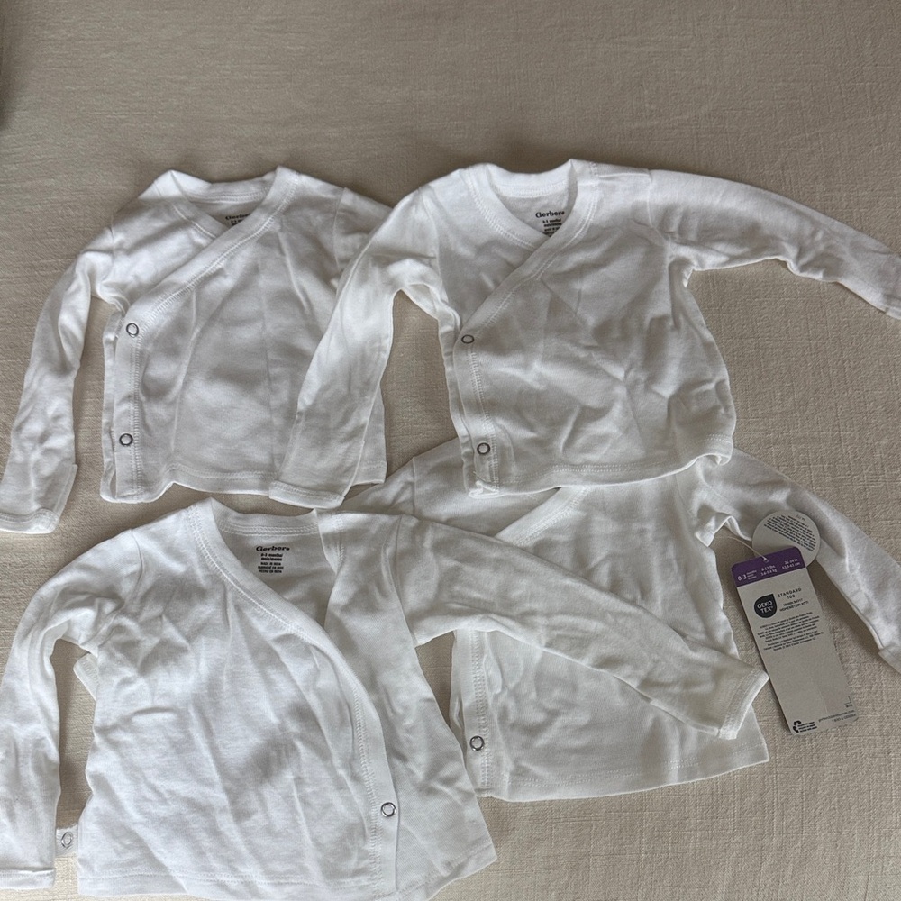 White Gerber snap tee-shirts for infant (set of 4 - brand new!)